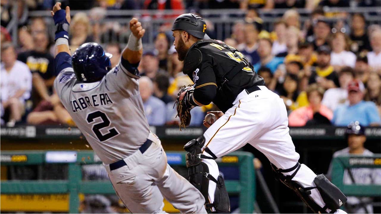 Worley pitches Pirates to 2-1 win over Padres